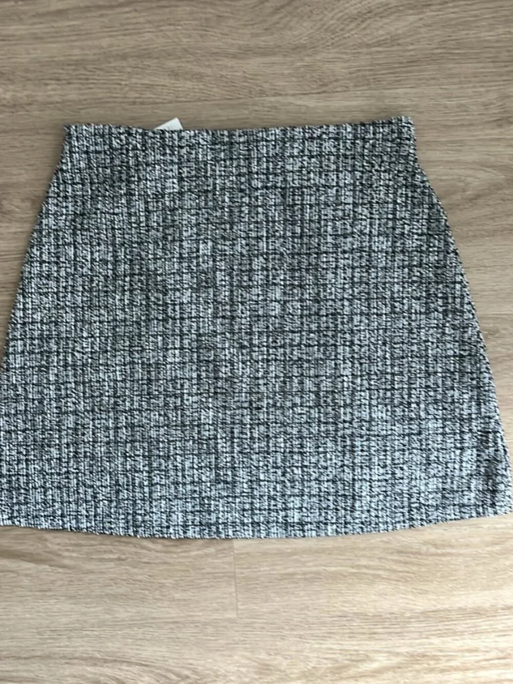 H&M miniskirt Boucle Size Small New with Tags - Picture 4 of 4
